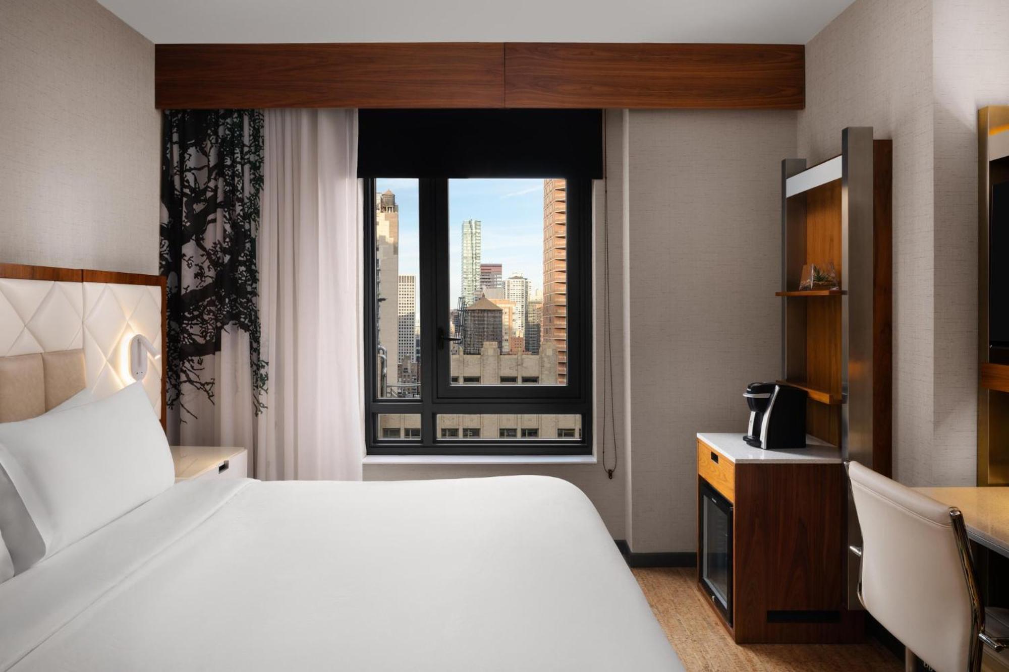 Premium King Room City View
