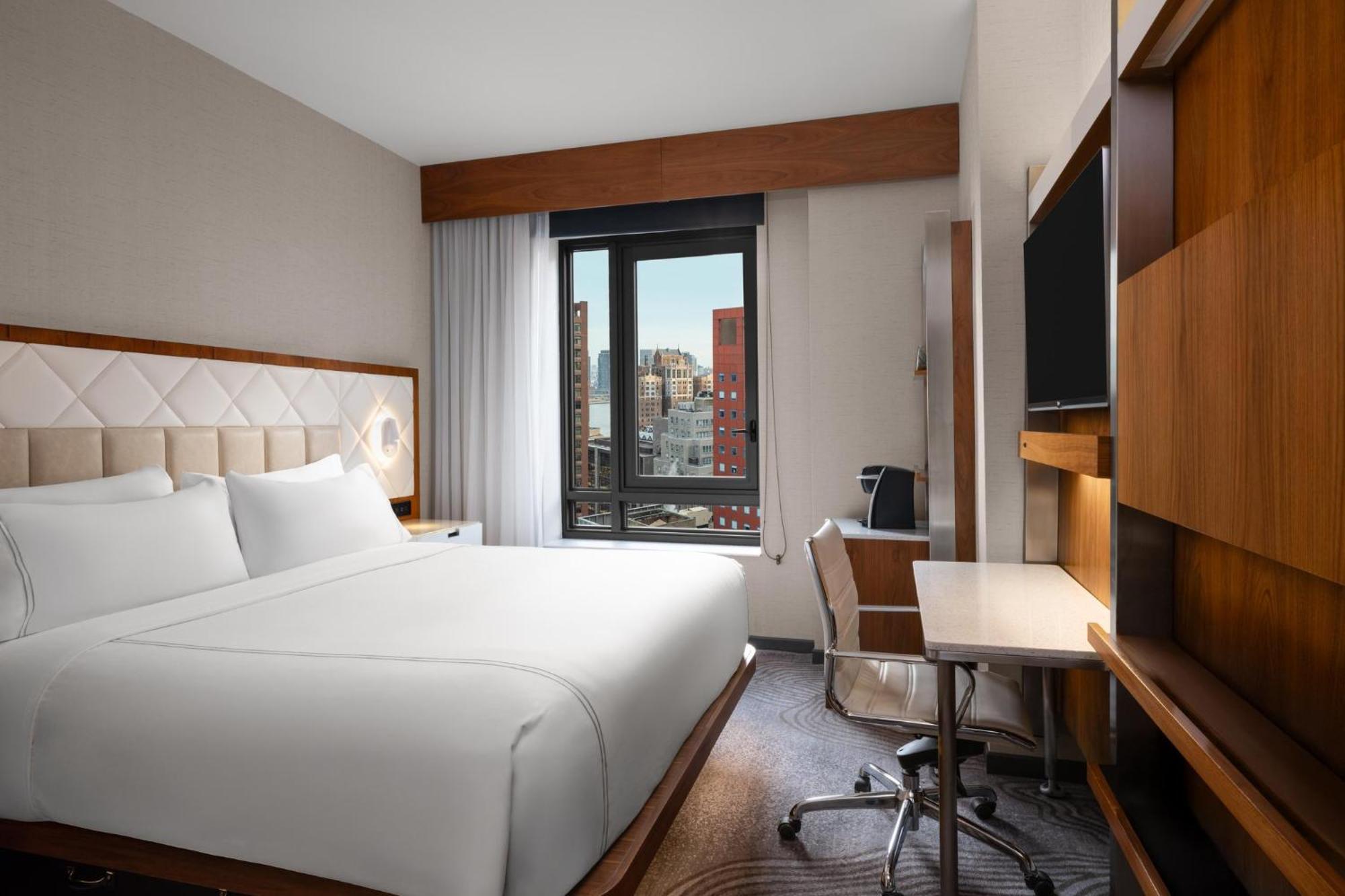 Premium King Room City View